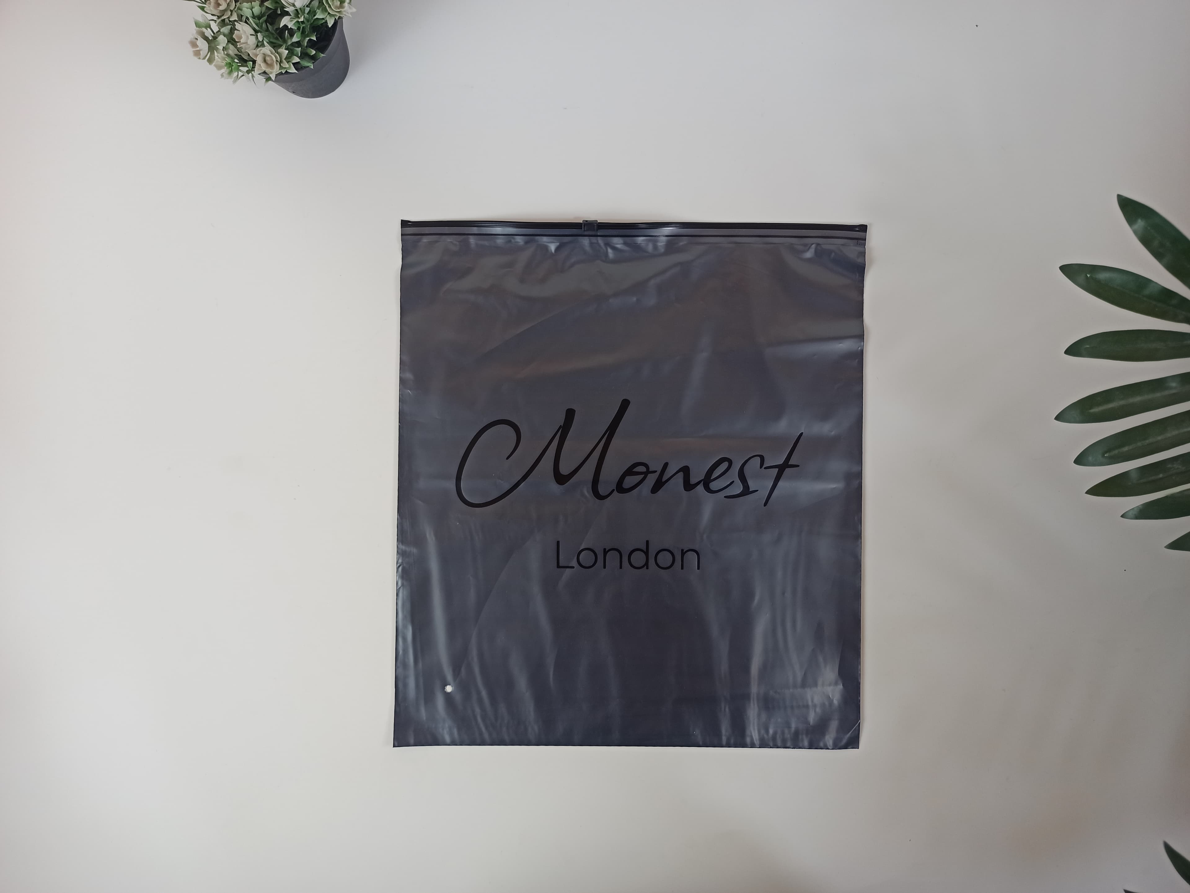 Garment & Apparel Bags